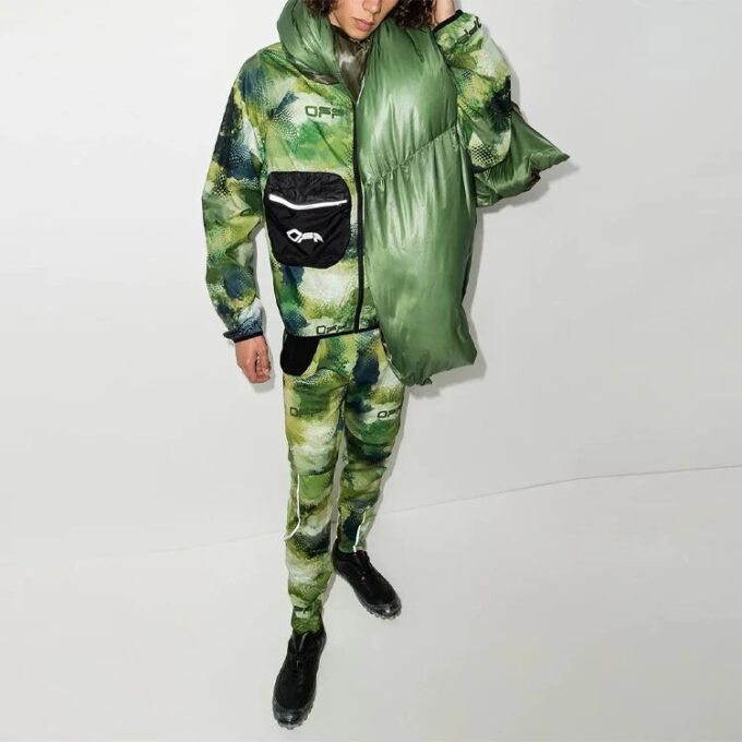 Chaqueta con cremallera y estampado de camuflaje, versión verde