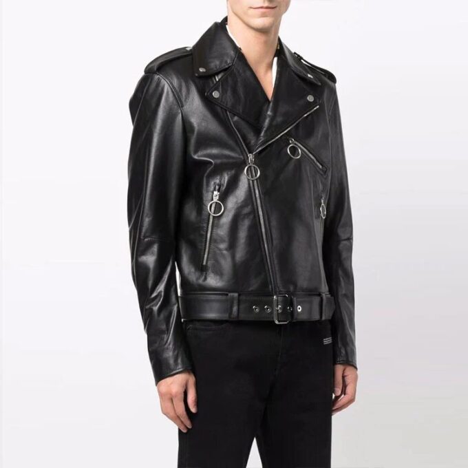 Chaqueta con estampado, mangas con cremallera y corte entallado, colección FW21, versión en negro