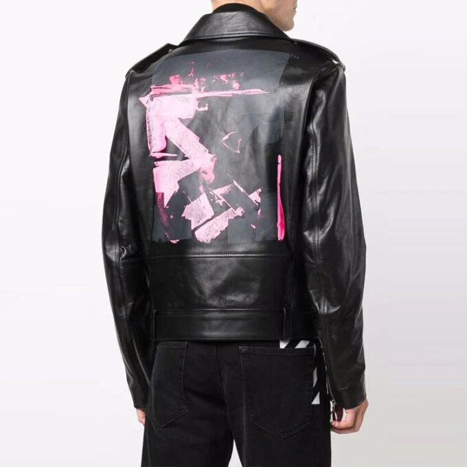Chaqueta con estampado, mangas con cremallera y corte entallado, colección FW21, versión en negro