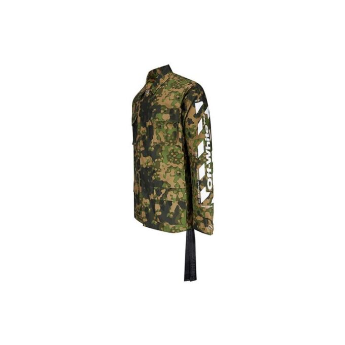 Chaqueta de campo con estampado de camuflaje en diagonal