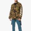 Chaqueta de campo con estampado de camuflaje en diagonal