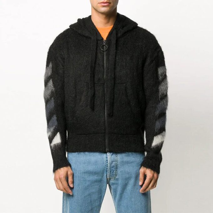 Chaqueta de punto con capucha y estampado trasero, color negro