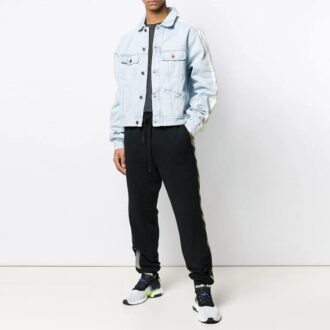 Chaqueta Denim con mangas de diferentes tejidos, lavada en blanco
