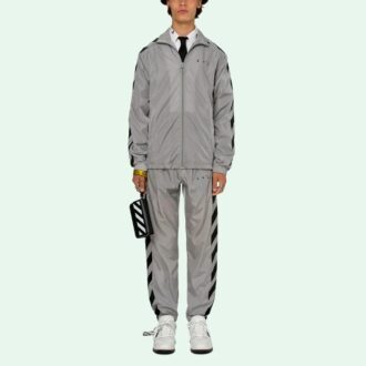 Chaqueta deportiva con cremallera y rayas con estampado del logotipo de la colección SS21, gris