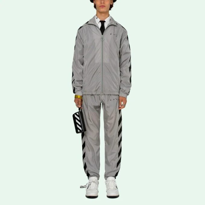 Chaqueta deportiva con cremallera y rayas con estampado del logotipo de la colección SS21, gris