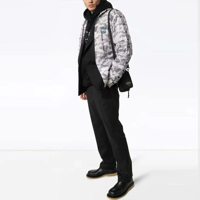 Chaqueta deportiva con estampado y cremallera, corte holgado, gris y blanco