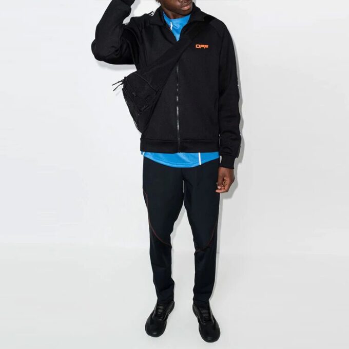Chaqueta deportiva de manga larga con cremallera FW21, versión de corte ajustado, en negro