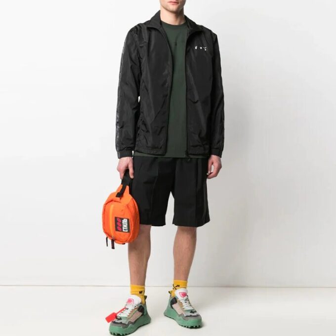 Chaqueta fina y ligera con logotipo de la colección SS21, versión en negro