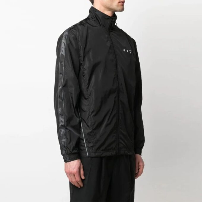 Chaqueta fina y ligera con logotipo de la colección SS21, versión en negro