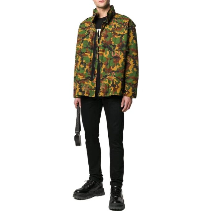 Chaqueta Off-White para hombre, colección Otoño-Invierno 2022, con estampado militar clásico de camuflaje, color verde