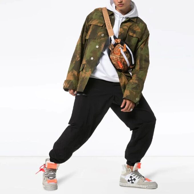 Chaqueta Off-White para hombre con estampado de camuflaje, verde