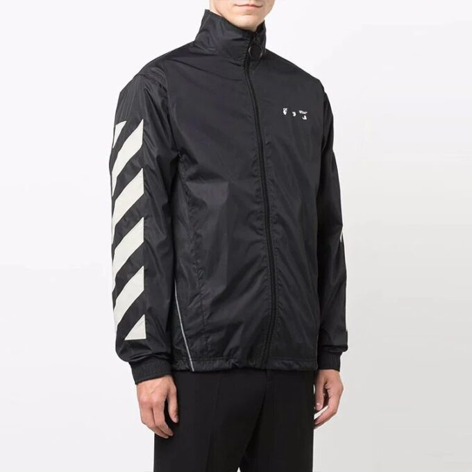 Chaqueta Off-White para hombre con rayas diagonales, corte holgado, color negro