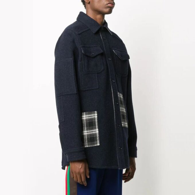 Chaqueta tipo camisa con detalle de cuadros, negra