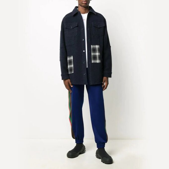 Chaqueta tipo camisa con detalle de cuadros, negra
