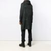 Cortavientos con capucha y estampado de flechas, negro