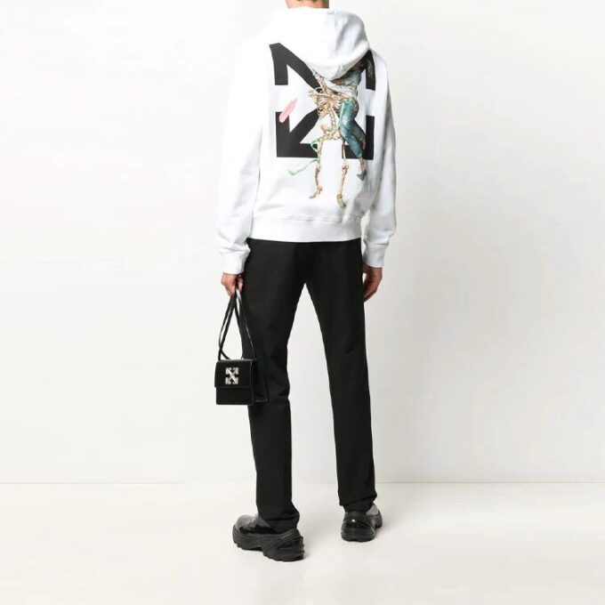 Cuello redondo con estampado de flechas, versión casual, blanco