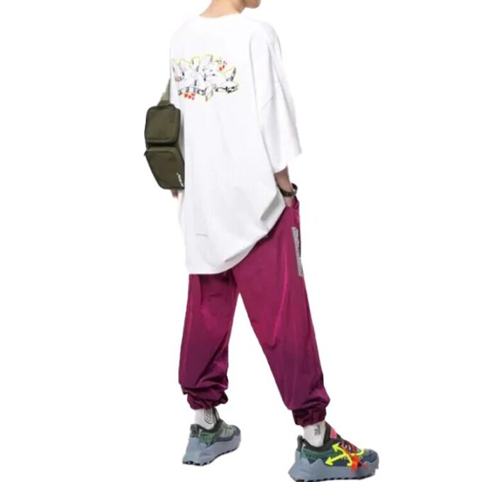 Dondi con estampado de graffiti, manga tres cuartos, blanco