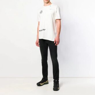 Dorso rosa con flecha, pantalones cortos, blanco