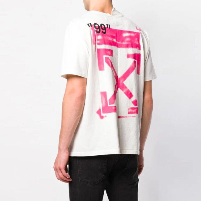 Dorso rosa con flecha, pantalones cortos, blanco