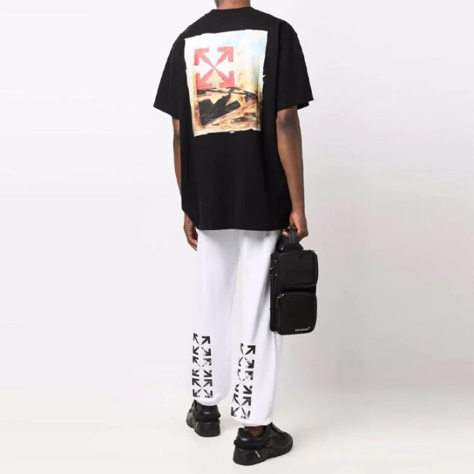 Estampado con el logotipo de Arrows Manga corta Corte holgado Negro