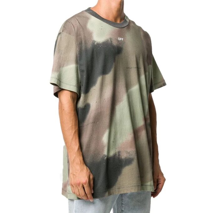 Estampado de camuflaje verde y negro