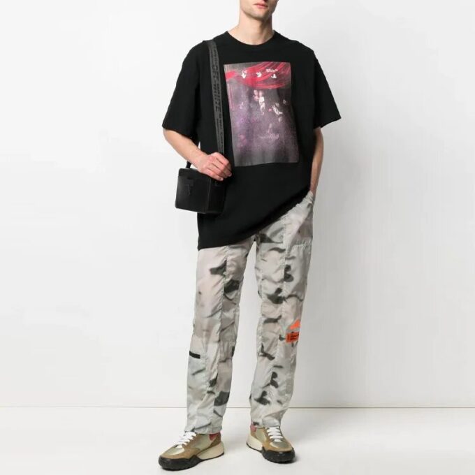 Estampado de flechas, pantalones cortos, manga corta, negro