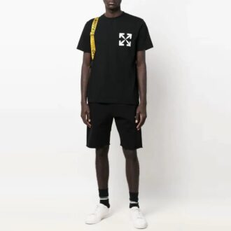 Estampado en el pecho, manga corta, negro