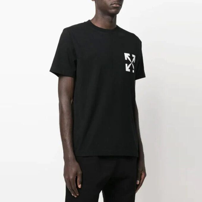 Estampado en el pecho, manga corta, negro