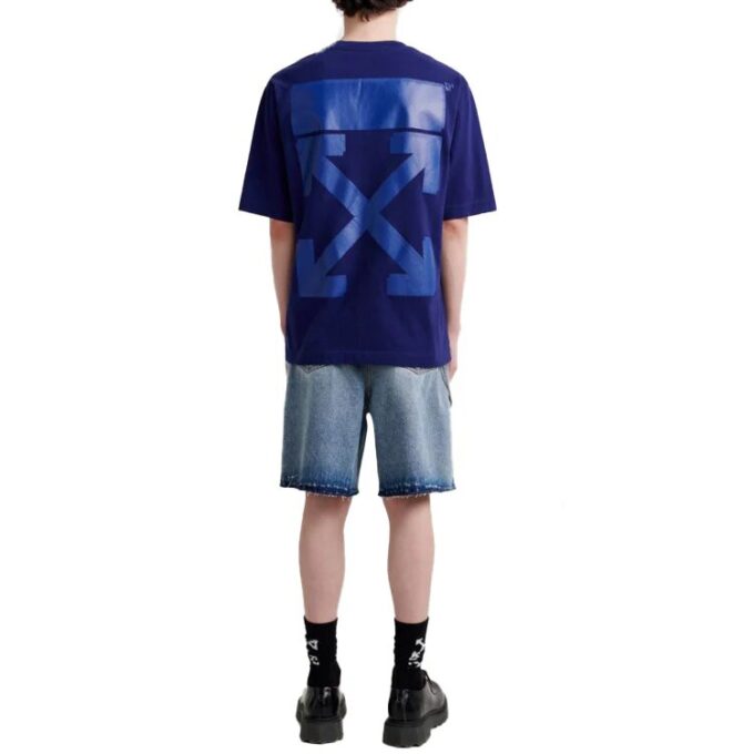 FW21 Camiseta azul de manga corta oversize con flecha de goma en Pantalones Cortos