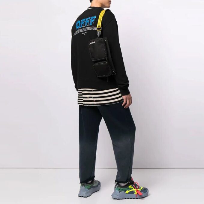 FW21 Estampado de logotipo, corte holgado, negro