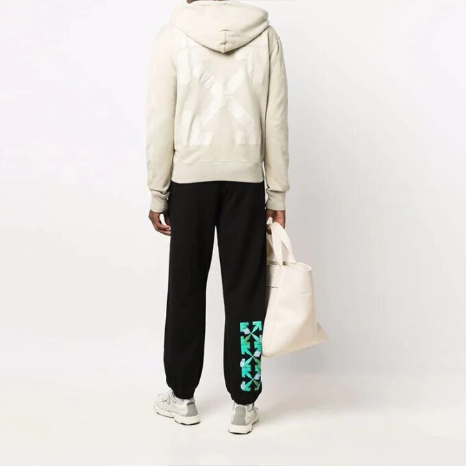 FW21 Logo Arrow Zipper Versión Ordinaria Beige
