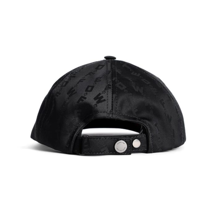 Gorra con visera y apliques de algodón, color negro