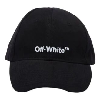 Gorra negra con logotipo impreso en letras