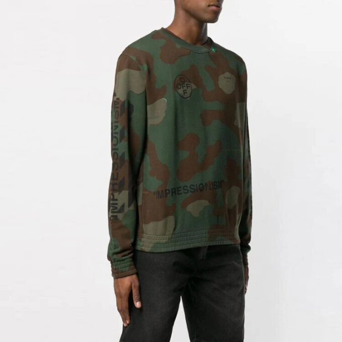 Jersey de cuello redondo con estampado de camuflaje y patrón diagonal de la colección primavera-verano 2019