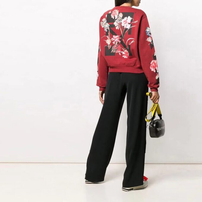 Jersey Off-White con estampado floral en color burdeos