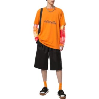 Logotipo de flecha geométrica estampado, cuello redondo, pantalones cortos, naranja Logotipo de flecha geométrica estampado, cuello redondo, pantalones cortos, naranja