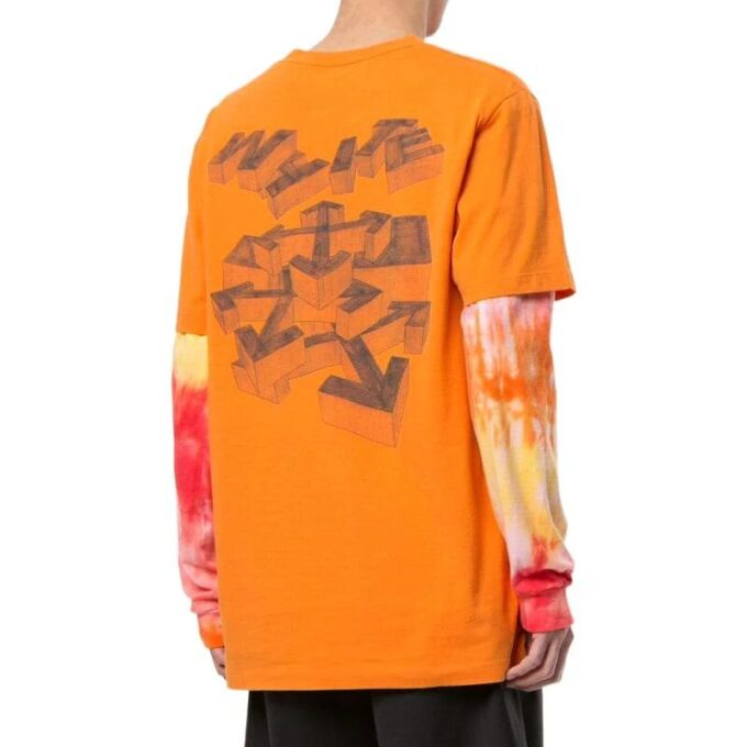 Logotipo de flecha geométrica estampado, cuello redondo, pantalones cortos, naranja