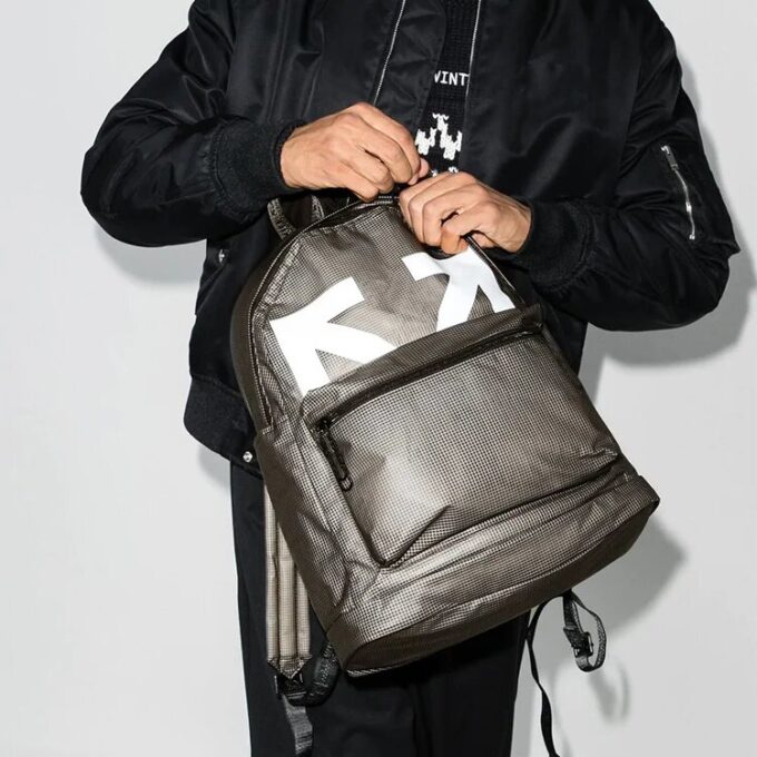 Mochila con logotipo estampado, gris