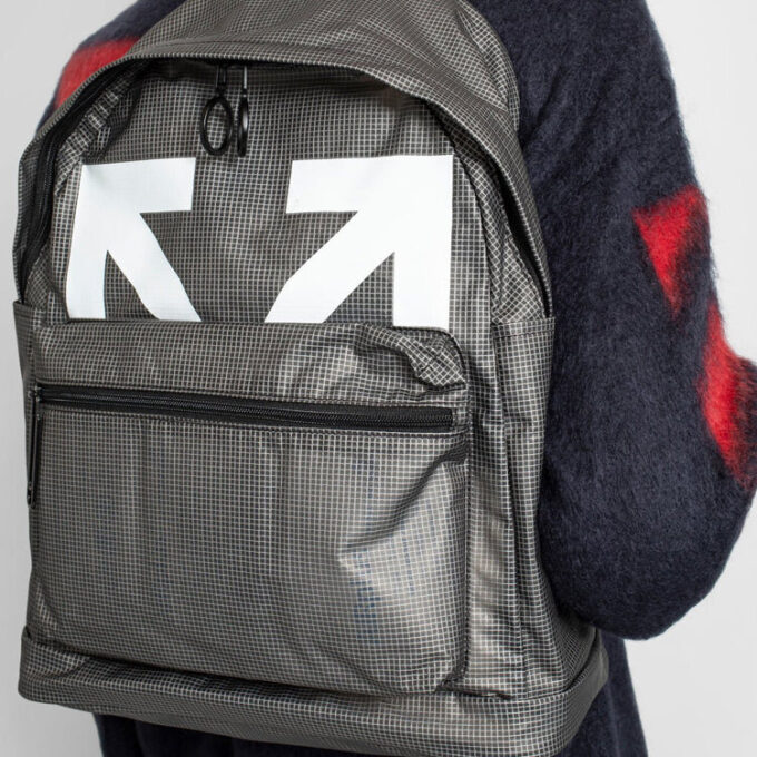 Mochila con logotipo estampado, gris