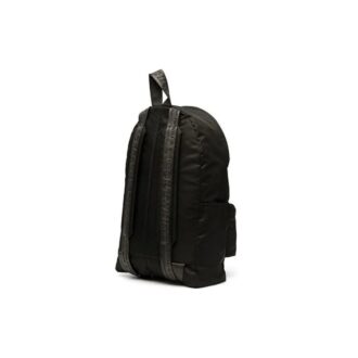 Mochila escolar con múltiples bolsillos y estampado