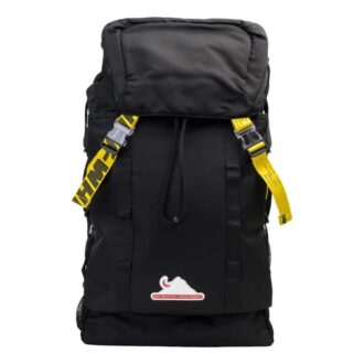 Mochila negra con logotipo de moda