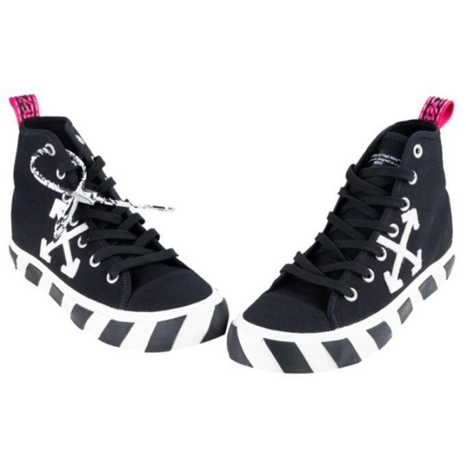 OFF- shoes Zapatillas de skate Hi «Black And White»