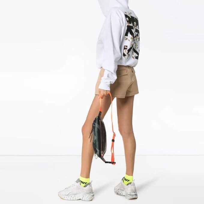 Off-White Camiseta blanca holgada con estampado de letras en la espalda