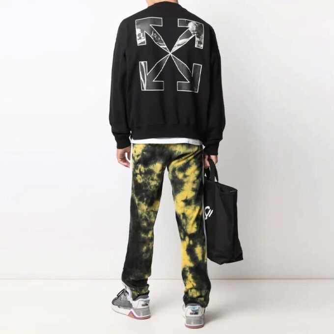Off-White Camiseta de hombre FW21 con logo Caravaggio Arrow, cuello redondo, manga larga y corte holgado, color negro