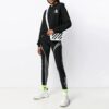 Off-White con estampado de flechas diagonales, negro