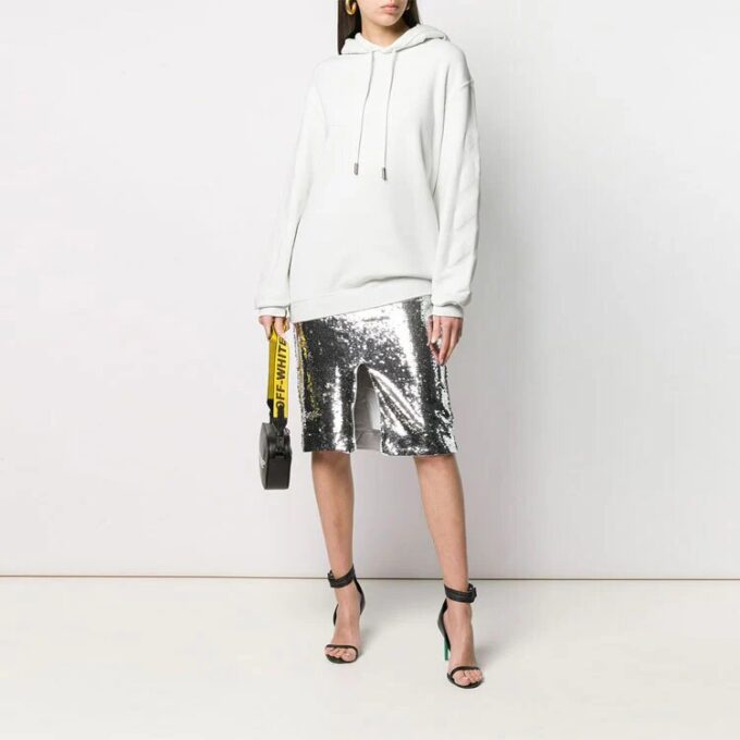 Off-White con inserciones a rayas en blanco roto