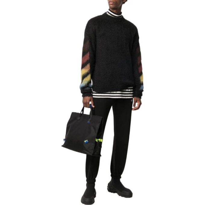 Off-White Hombre SS22 Pantalones deportivos casuales con rayas diagonales y pies integrados, versión negra