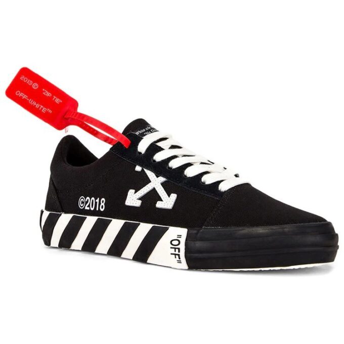 Off-White Vulc Low Top «Negro»
