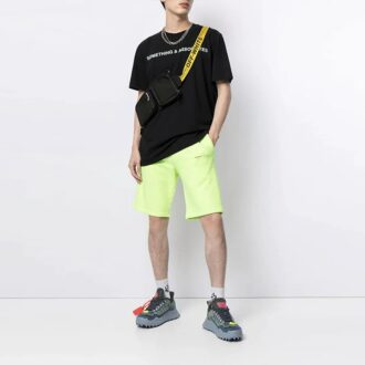 Off-White x Something & Associates Camiseta unisex de manga corta con estampado de letras, versión estándar, en negro