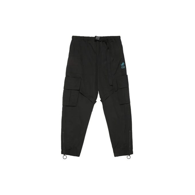 Pantalones cargo con estampado de logotipo. Pantalones casuales funcionales. Negro